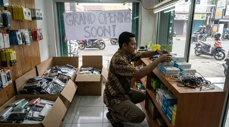 Kesalahan klasik saat buka cabang adalah overstock. Tujuannya mungkin ingin terlihat lengkap, tapi efeknya modal jadi terlalu besar di awal.